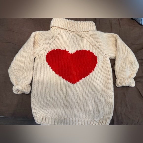 GOGO Cream Cardigan with Red Heart - Picture 2 of 7